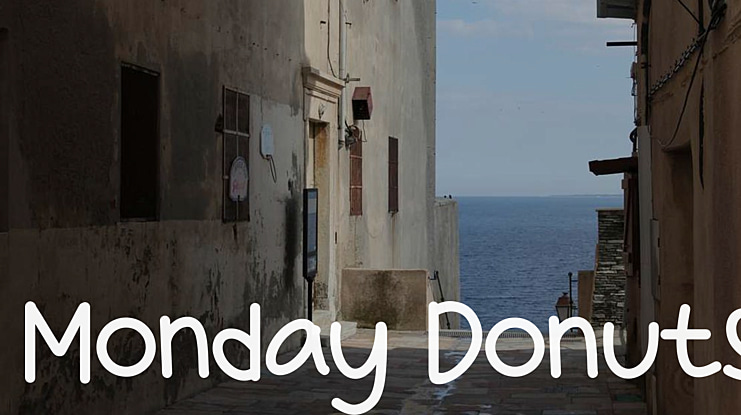 Monday Donuts Font