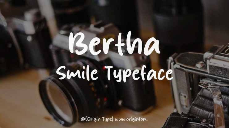 Bertha Smile Font
