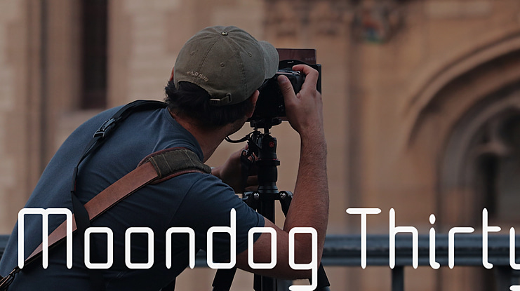 Moondog Thirty Font