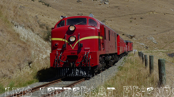 LMS Letterbat Friends Font