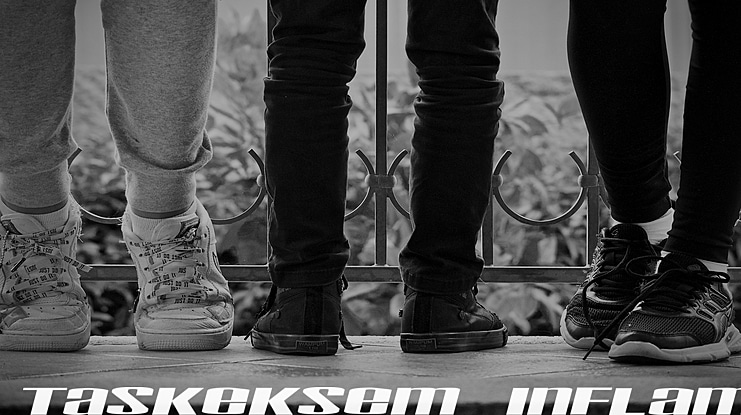 Taskeksem inflamerat Font Family