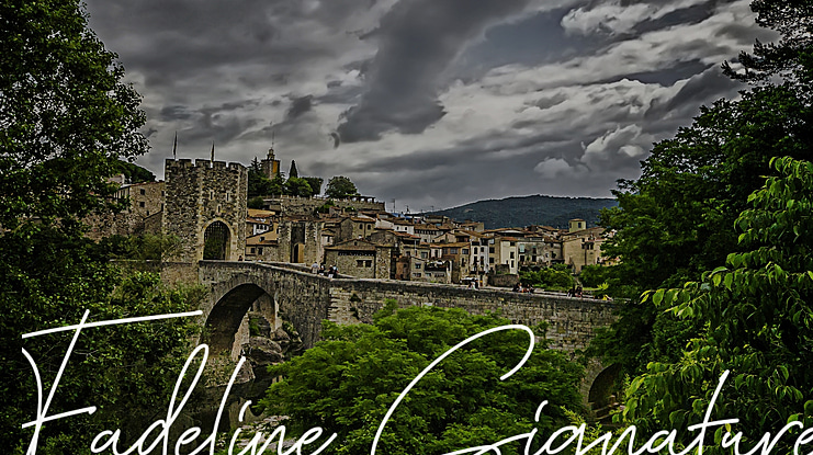 Fadeline Signature Font