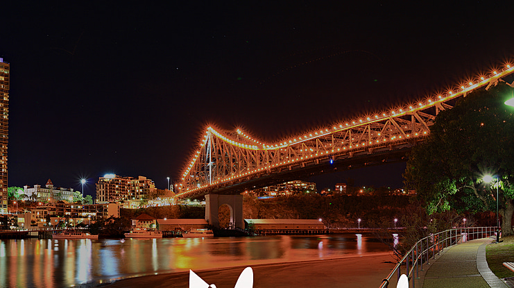 Moonline Font Family