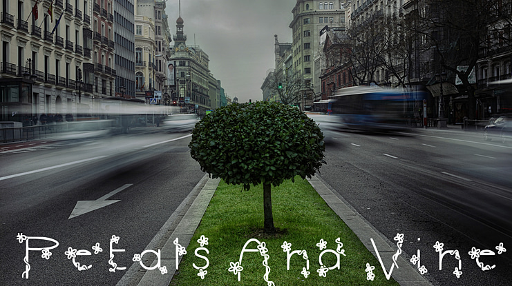 Petals And Vines Font