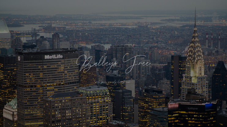 Balleys Free Font