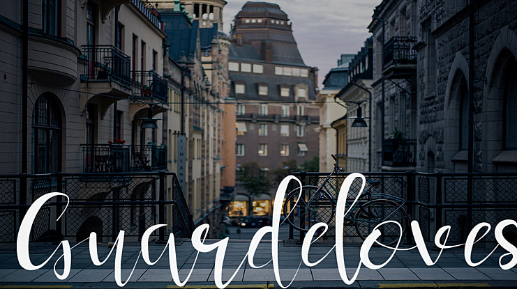 Guardeloves Font