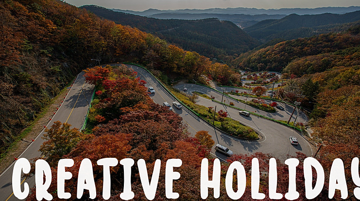 CREATIVE HOLLIDAY Font