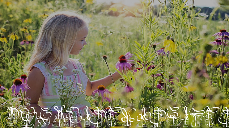 PWChristmasGifts Font