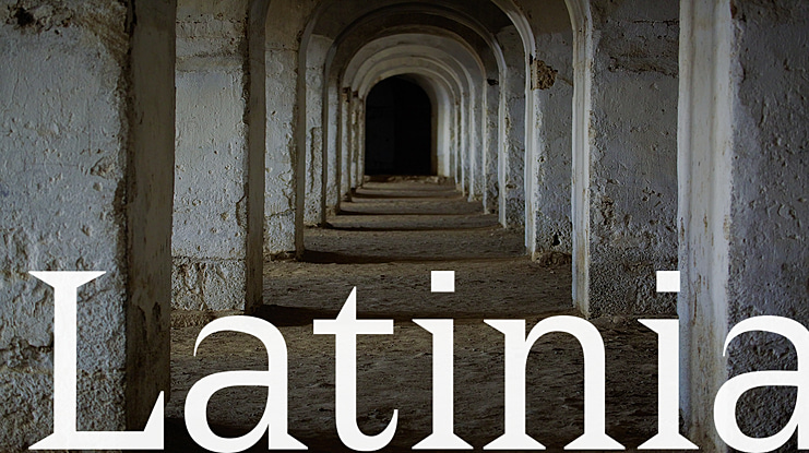 Latinia Font