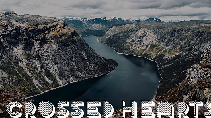 Crossed Hearts Font