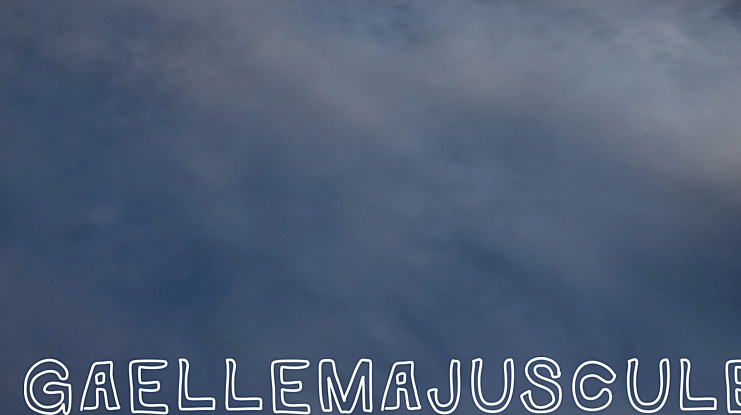 GaelleMAJUSCULE Font