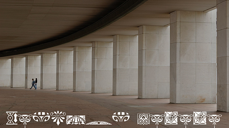 Nouveau Rococo Deco Dings I Font