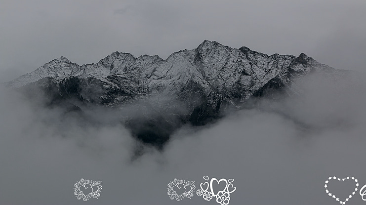 KR All About The Heart Font