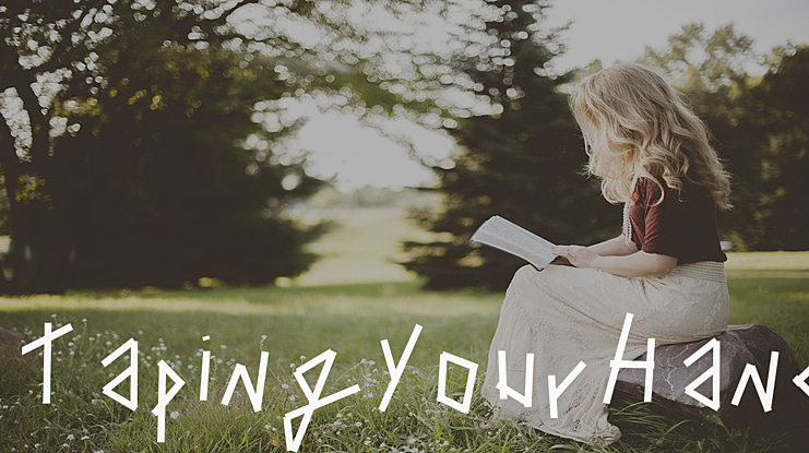 TapingYourHand Font