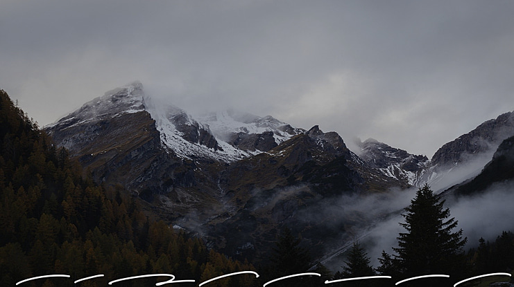 Haguiesta Swash Font Family