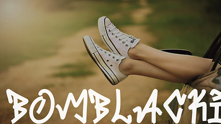 BOMBLACKI Font