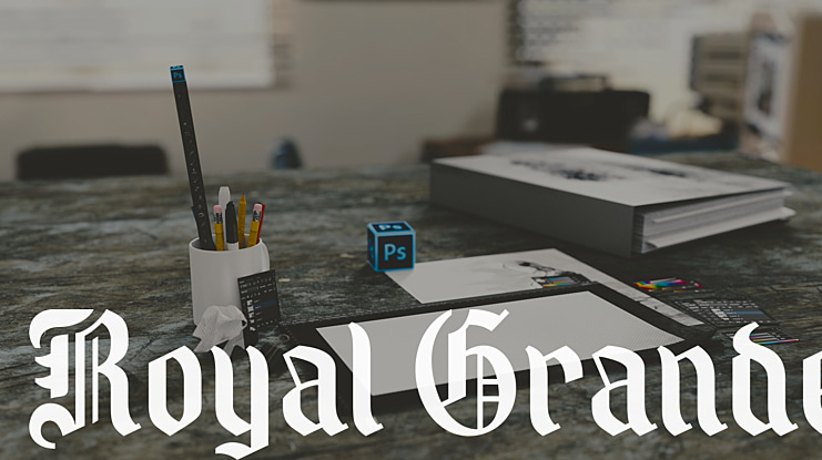 Royal Grande Font